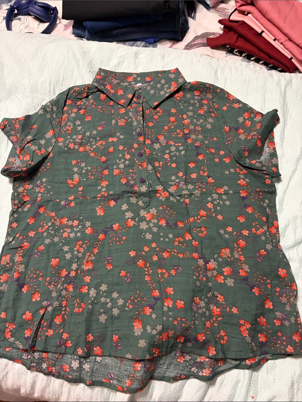 SHEIN Olive Green Short-Sleeve Floral Button-Up Blouse